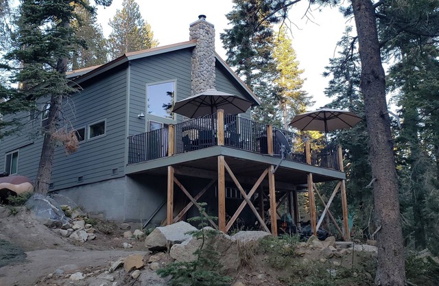 Rustic cabin in the Shaver/Huntington lake area