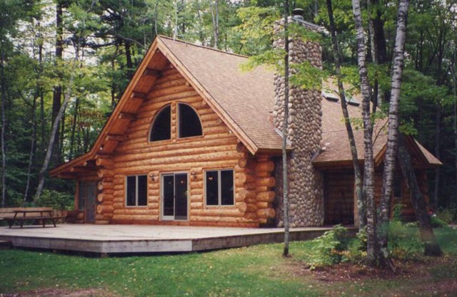 Rustic Comfort in a Modern Full Log Home