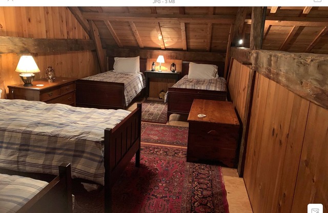 Rustic Loft Barn that sleeps 5, close to downtown Wolfeboro