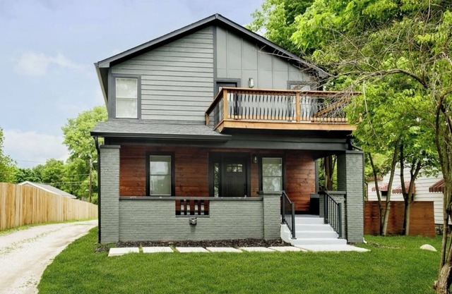 Rustic meets Modern Downtown Retreat