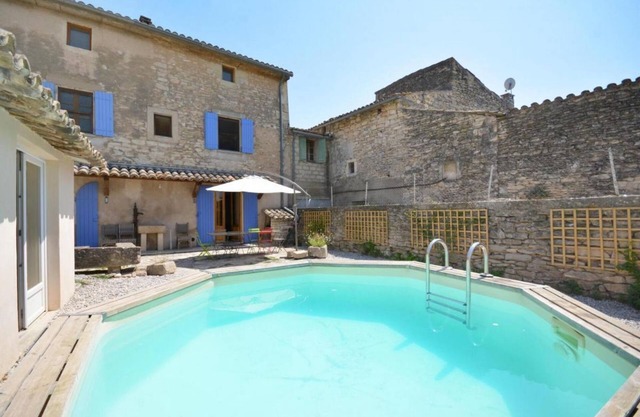 RUSTIC PROVENCAL MANSION NEXT TO GORDES