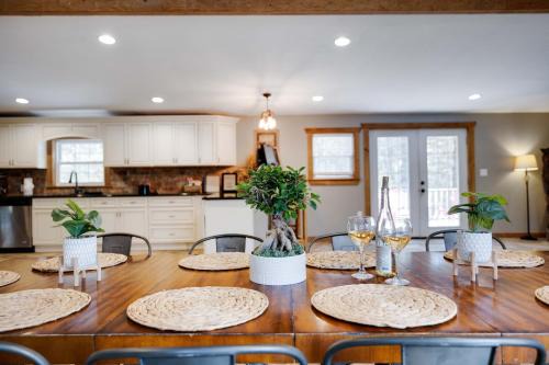 Rustic Retreat With Game Haven