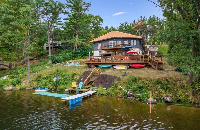 Rustic River Retreat Hot Tub Arcade Beach