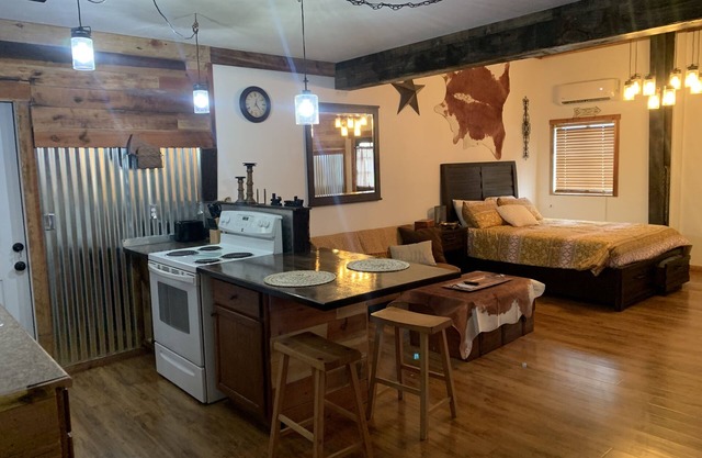 Rustic Studio in Ridgecrest