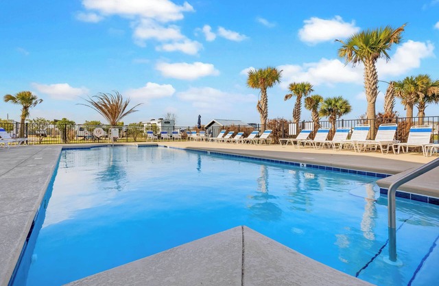 RV Pad w/Pool, Pickleball, Go Carts & Putt-Putt