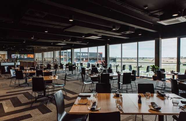 Rydges Pit Lane Hotel