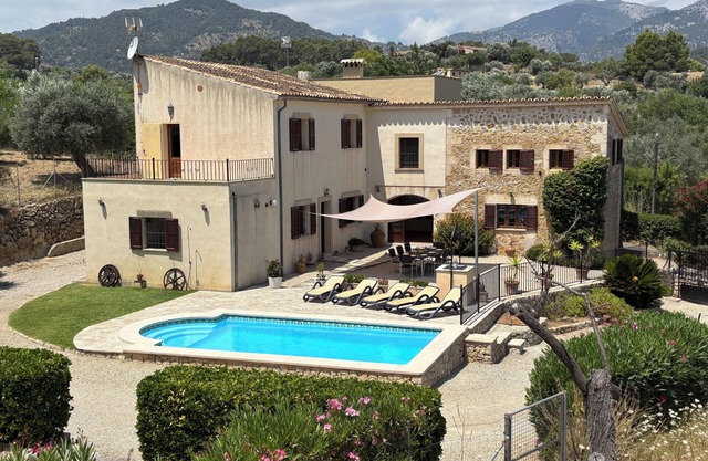 SA CORTERADA: Beautiful Villa in Mallorca with pool, Wi-Fi and mountain views