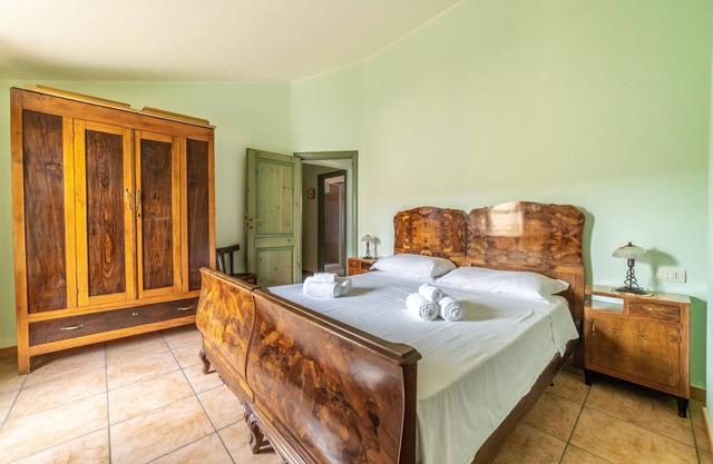 Sa Pedrera - Three Bedroom Apartment, Sleeps 5