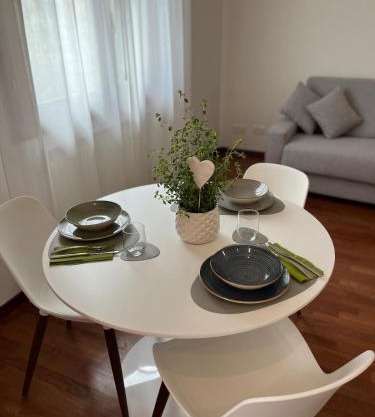 Saffron Suite, just a few minutes from the center and station
