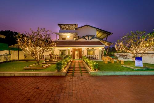 SaffronStays Adora Woods & Hills, Luxury Pool Villa in Murud