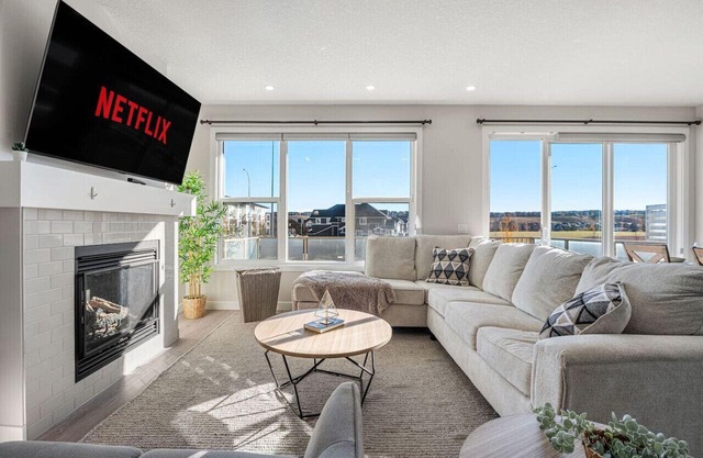 Sage Hill Entire House » King Bed » Fireplace