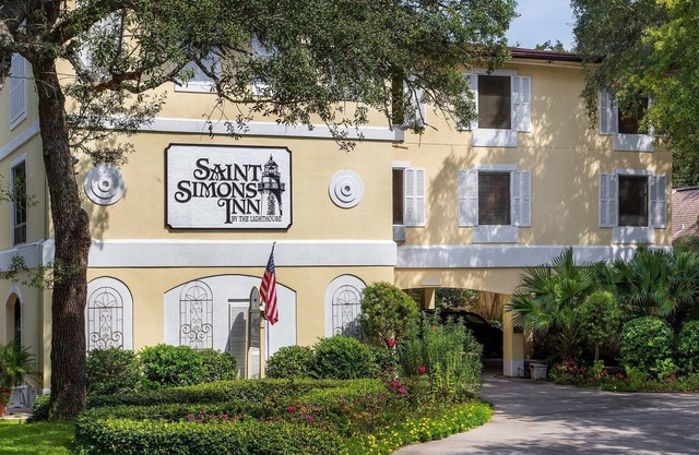 Saint Simons Inn by the Lighthouse