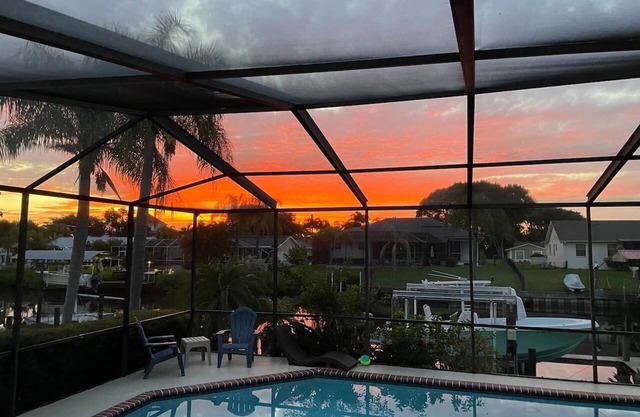 Saltwater Pool | Waterfront | BBQ & Firepits | Smart Home | Kayak