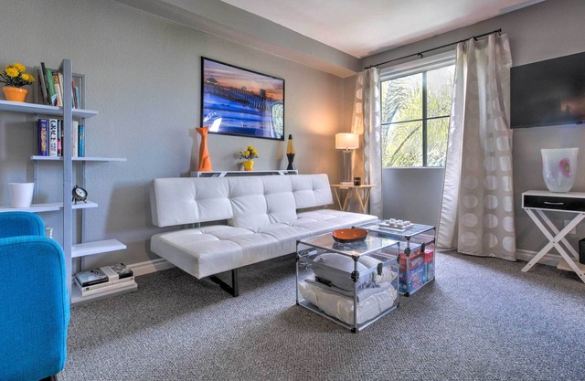 San Diego Studio w/ Rooftop Deck & Ideal Spot