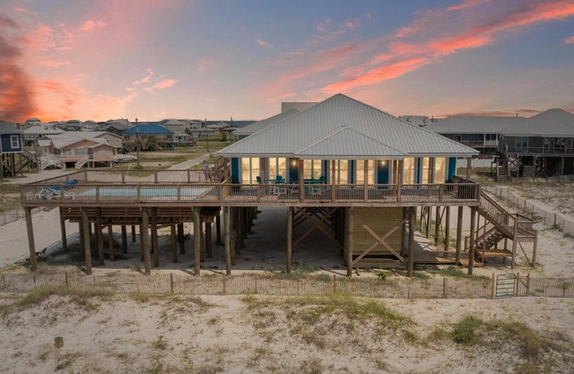 Sandarosa – Gulf Front Luxury with Private Heated Pool