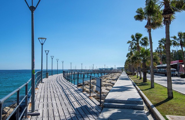 Sanders Triple - Cozy 1-bdr Apt With Balcony