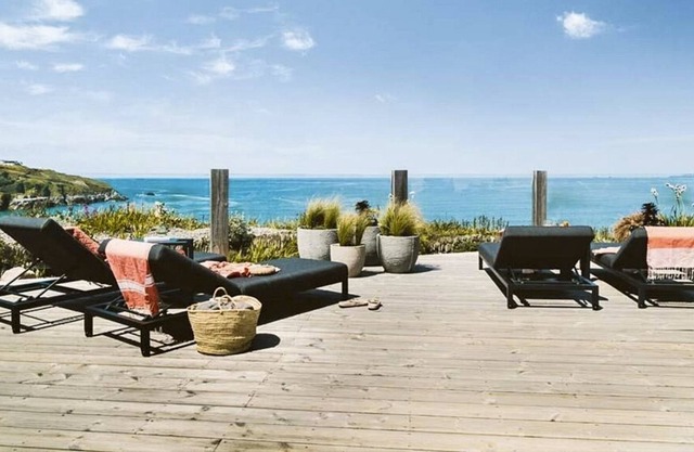 Sands Beach House - Five Bedroom Villa, Sleeps 10