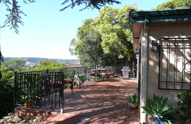 Santa Barbara Riviera Ocean View Cottage