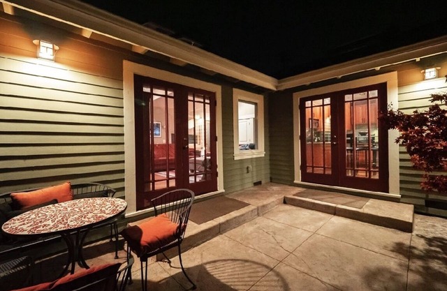 Santa Cruz Cottage visit at AlohaSanctuaryRentalHomes. Com for discounts