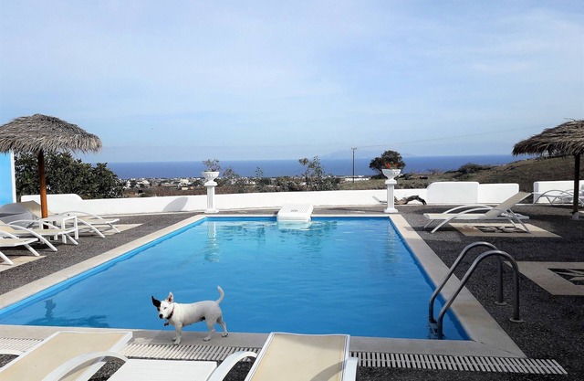 Santorini Traditional Suites