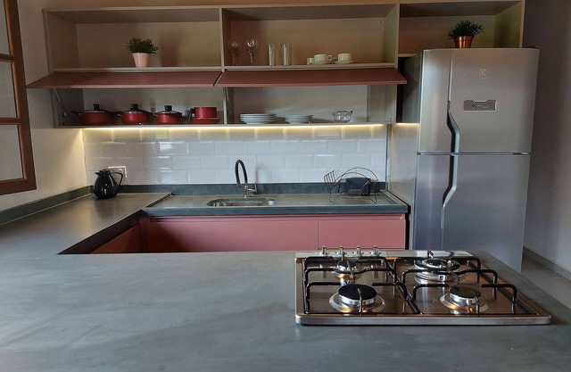 Sapeca - Cosy apart with kitchen, 50m from the Beach, Private Barbecue, AC, Wi-Fi, Netflix, pool