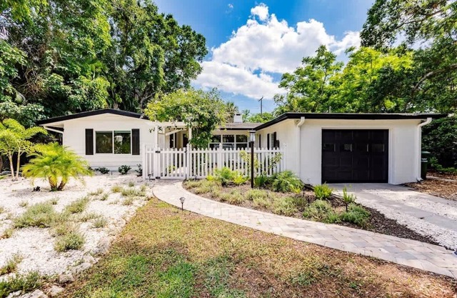 Sapphire shores by the bay.