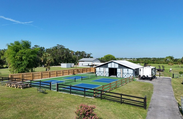 Sarasota 3BR Ranch w/Professional Pickleball Courts, Recreation & Country Charm