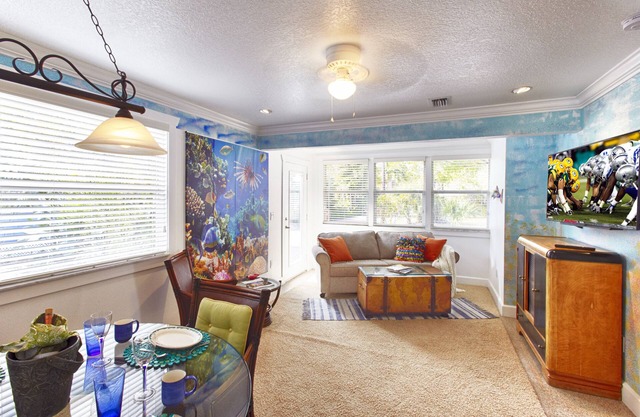 SarasotaCottageRentals ~ Authentic FL, Enchanting Downtown Historic Laurel Park