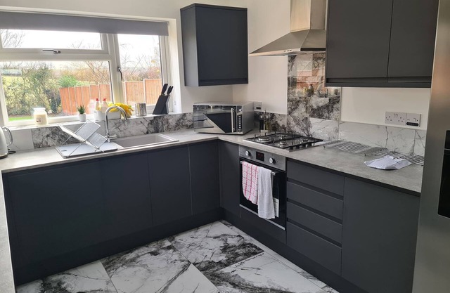 SAV 5bedroom Executive detached house in Leicester