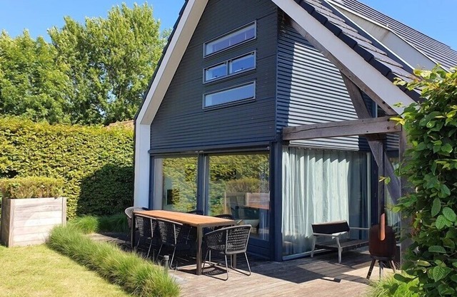 Scalde oort 24 modern villa near the beach and North Sea