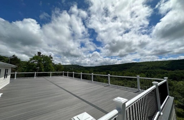 Scenic CountryHouse on 122 acresn