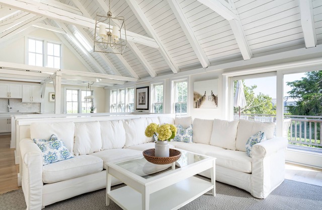 Sconset Home: Renovated, Light and Bright on an Oversized Property