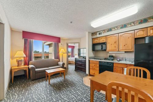 Scottsdale 2 bd 2 ba furnished apt 4 full beds