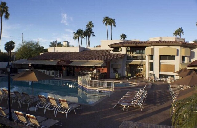 Scottsdale Camelback Resort Peaceful 2BR Condo with Picnic Area