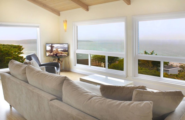 Sea Haven – Stylish One-Level Contemporary Retreat Overlooking the Pacific