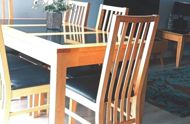 Sea Surf, 2 bedroom, fully equipped ground floor apartment, sleeps 4, in city