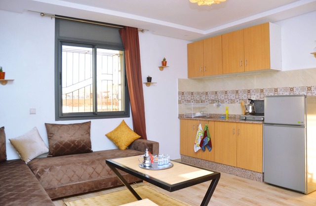 Sea view apartment, 20 metres from the beach