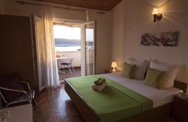 Sea view apartments Sunny Escape