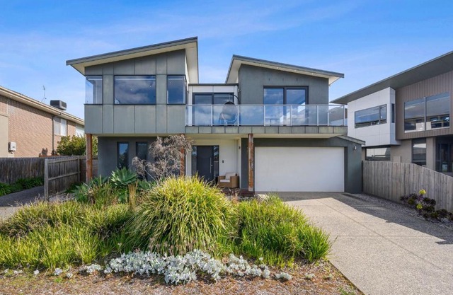 Sea View Beach House 11a