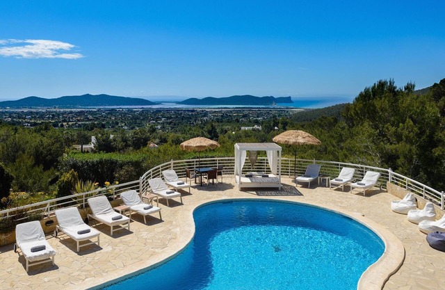 Sea-view Villa, KM4/8 min. from Playa d'en Bossa/DJ equipment