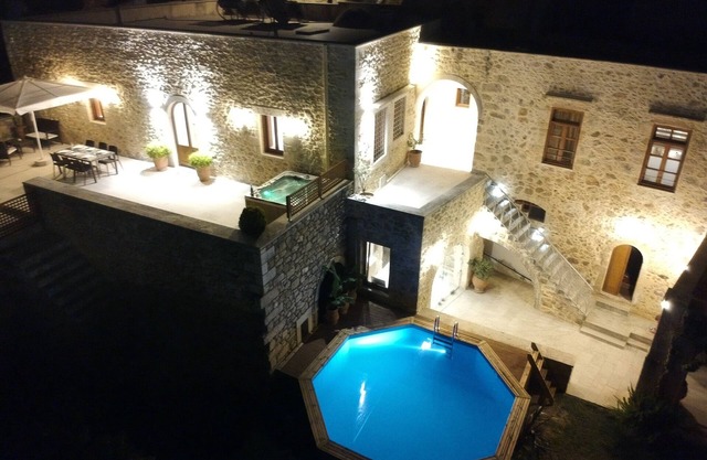 Sea view villa with swimming pool, jacuzzi and steam bath