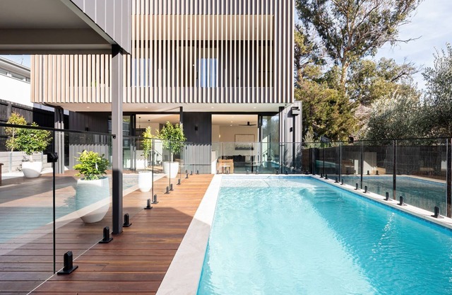 Seabound Luxe | Pool, Court, Walk to Sorrento