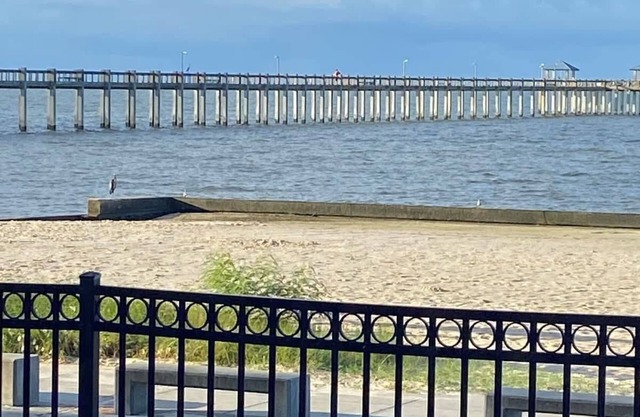 Seabreeze Escape: Your Coastal Retreat