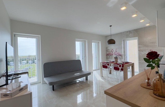 Seafront Modern Farmont Flamingo Suite