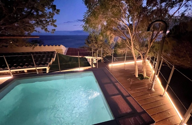 Seafront villa with jacuzzi - Sardinia-Villasimius-Porto Sa Ruxi