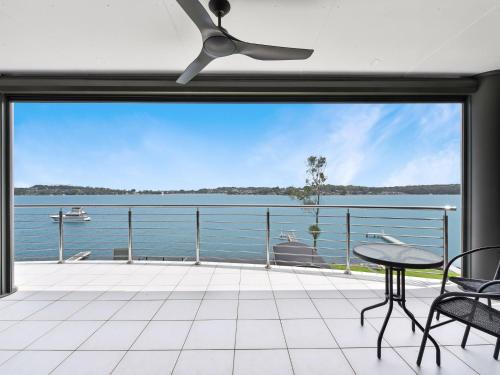 Sealand Lake House Stunning Absolute Waterfront