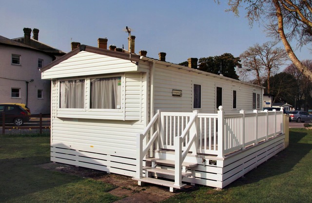 'Seascape' - pet friendly and by the beach on Sandhills Holiday Park, Mudeford