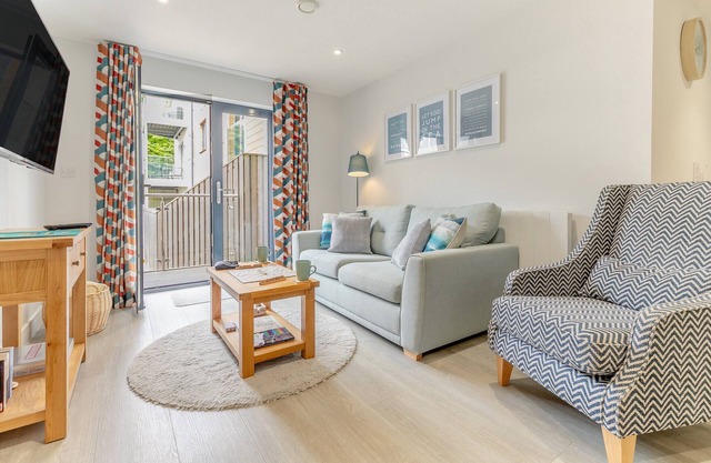 Seashell - R2 - Two Bedroom Apartment, Sleeps 4