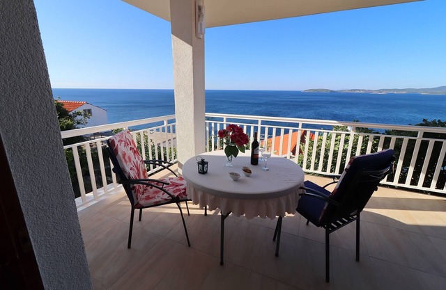 Seaside Apartments Hrkać - Comfort One Bedroom Apartment with Terrace and Sea View 1