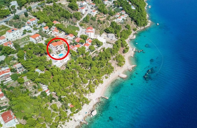 Seaside apartments with a swimming pool Marusici, Omis - 10009